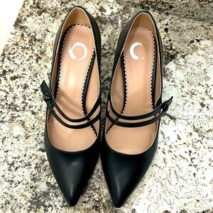 Women’s black heels, size 8